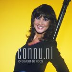 13-01-1982 Jose Hoebee at studio in Amsterdam. Photo: Govert de Roos/Connu

[keywords]Posed, Headshot, Eyecontact, Singer[/keywords]